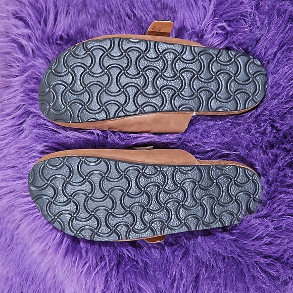 Size 8, Nicole Miller Brown Faux Fur Clogs - Picture 2 of 12